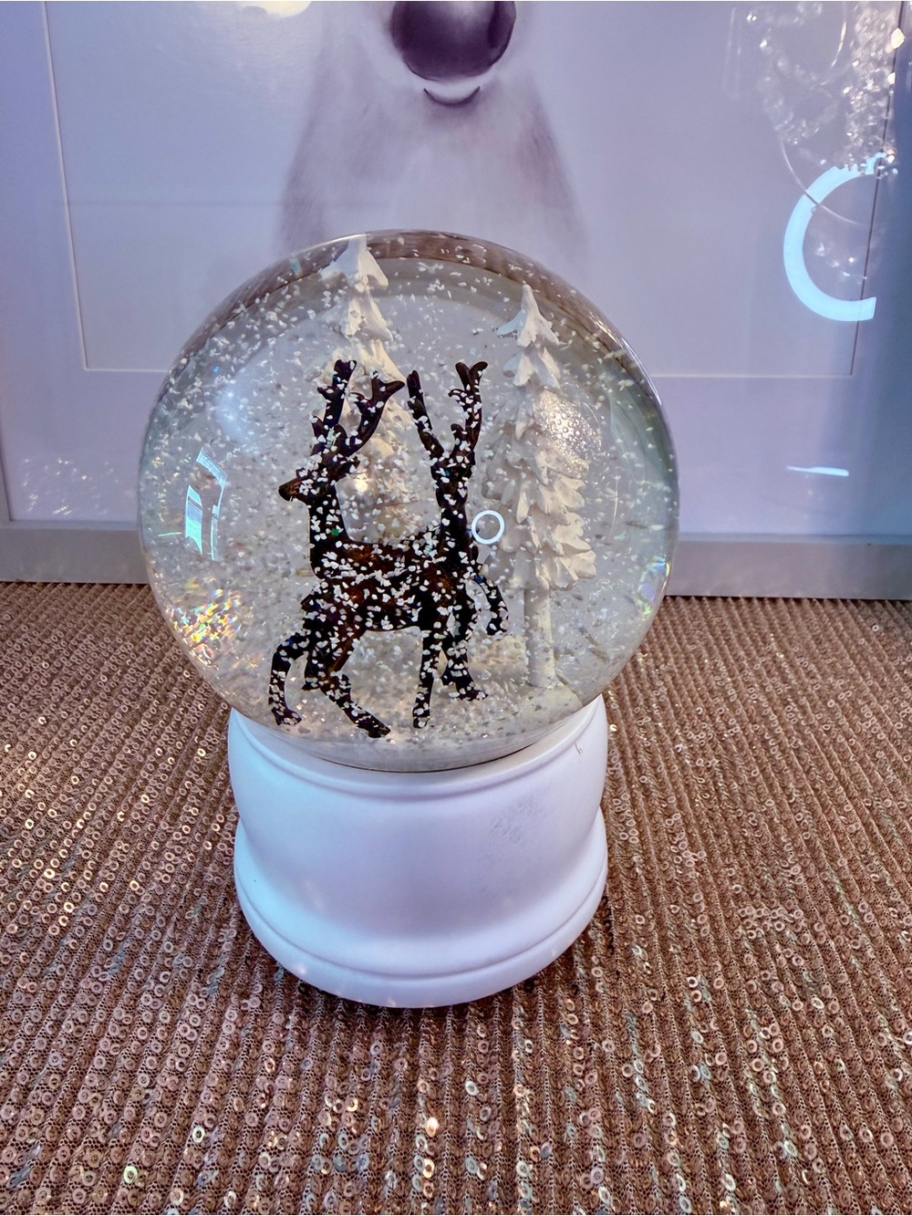 🌸H48 - White Reindeer Snow Globe Holiday Decor, Music 🦌❄️🤍🛍️